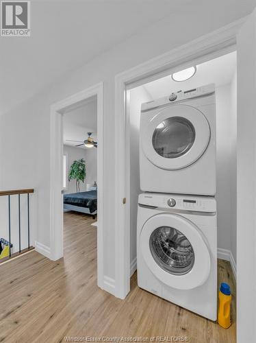 2307 Cadillac, Windsor, ON - Indoor Photo Showing Laundry Room