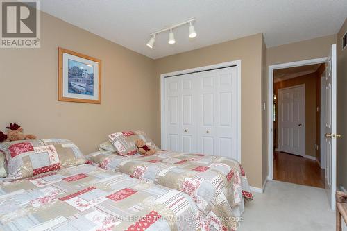 13 - 99 Edgevalley Road, London, ON - Indoor Photo Showing Bedroom