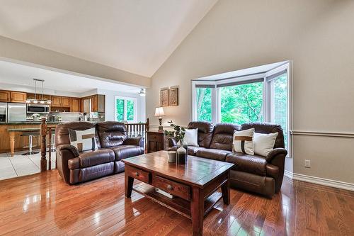 2321 Homer Drive, Burlington, ON - Indoor Photo Showing Living Room