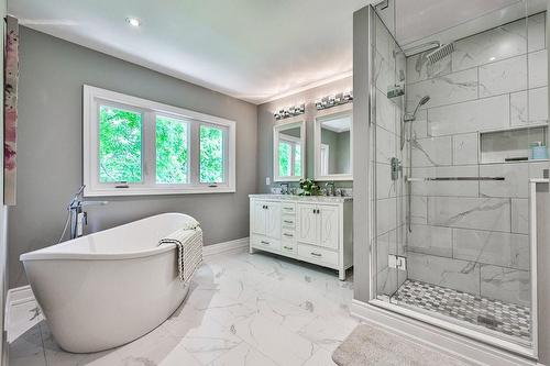 2321 Homer Drive, Burlington, ON - Indoor Photo Showing Bathroom