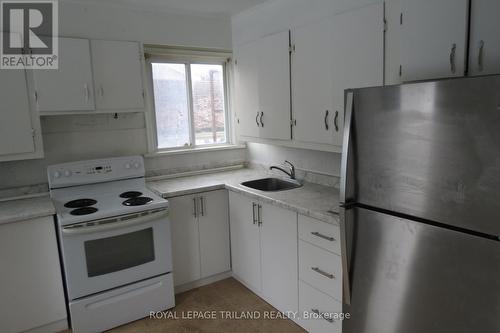 1223 Sunningdale Road E, London, ON - Indoor Photo Showing Kitchen