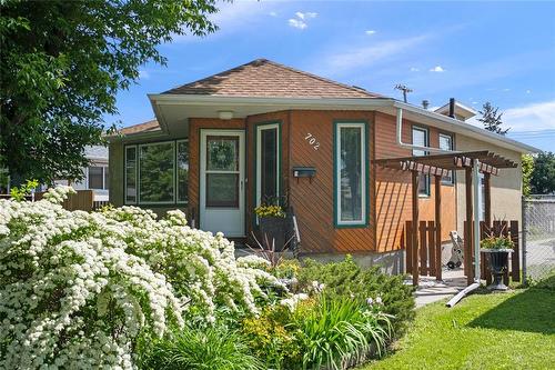 702 Oxford Street, Winnipeg, MB - Outdoor