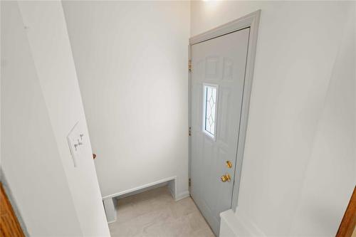 702 Oxford Street, Winnipeg, MB - Indoor Photo Showing Other Room