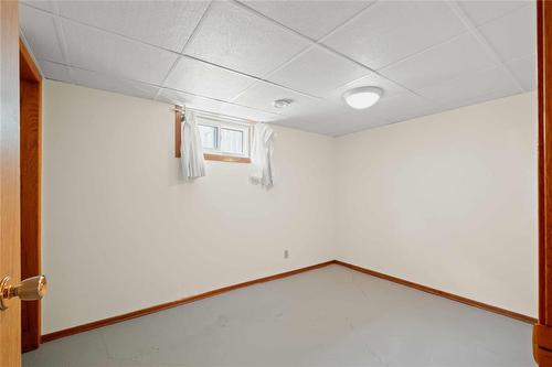 702 Oxford Street, Winnipeg, MB - Indoor Photo Showing Other Room