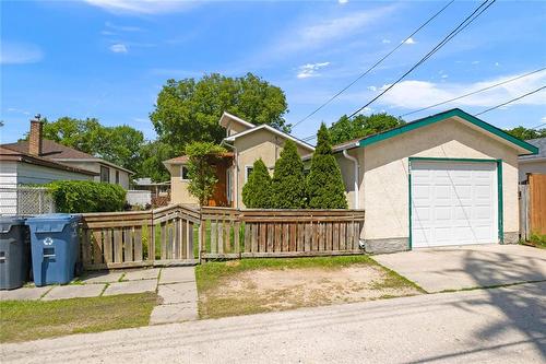 702 Oxford Street, Winnipeg, MB - Outdoor With Exterior