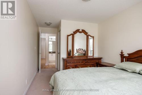 209 - 18 Harding Boulevard, Richmond Hill, ON - Indoor Photo Showing Bedroom