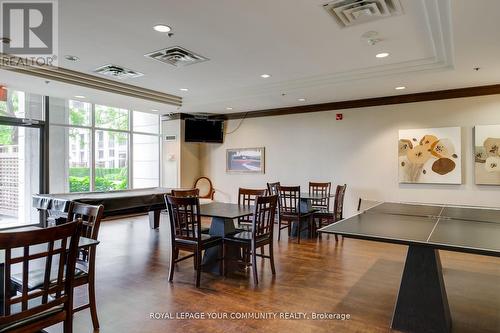 209 - 18 Harding Boulevard, Richmond Hill, ON - Indoor