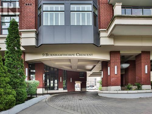 401 - 9 Burnhamthorpe Crescent, Toronto, ON - Outdoor With Facade