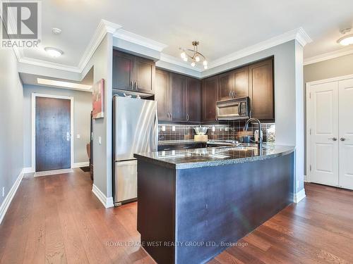 401 - 9 Burnhamthorpe Crescent, Toronto, ON - Indoor Photo Showing Kitchen With Stainless Steel Kitchen