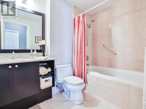 401 - 9 Burnhamthorpe Crescent, Toronto, ON - Indoor Photo Showing Bathroom