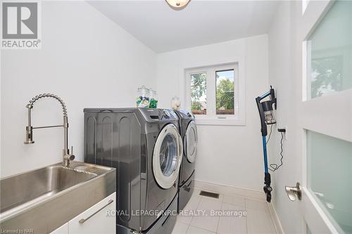 8868 Sodom Road, Niagara Falls, ON - Indoor Photo Showing Laundry Room