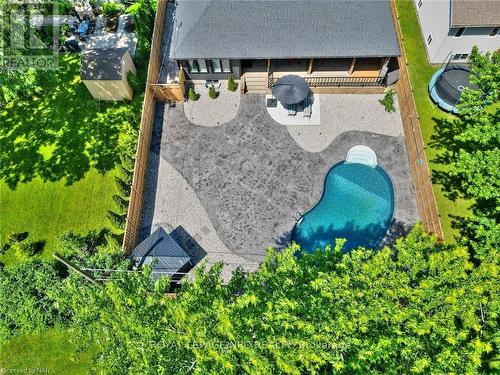 8868 Sodom Road, Niagara Falls, ON - Outdoor With In Ground Pool