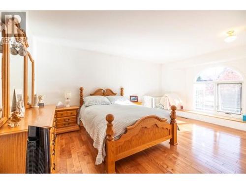 28 Coal Creek Road, Fernie, BC - Indoor Photo Showing Bedroom