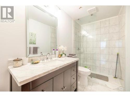 28 Coal Creek Road, Fernie, BC - Indoor Photo Showing Bathroom