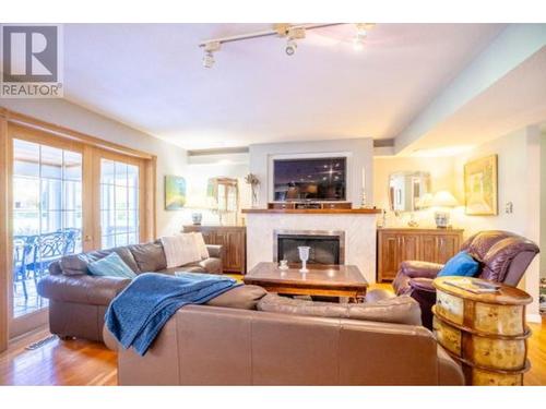 28 Coal Creek Road, Fernie, BC - Indoor Photo Showing Living Room With Fireplace