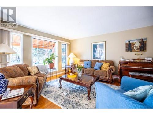 28 Coal Creek Road, Fernie, BC - Indoor Photo Showing Living Room