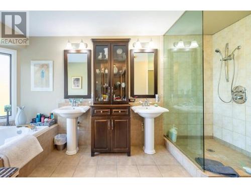 28 Coal Creek Road, Fernie, BC - Indoor Photo Showing Bathroom