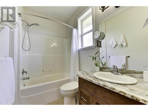 2587 Tallus Ridge Drive, West Kelowna, BC - Indoor Photo Showing Bathroom
