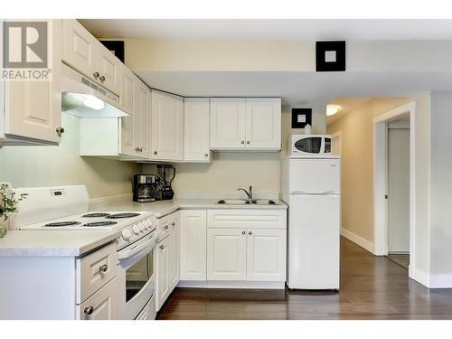 2587 Tallus Ridge Drive, West Kelowna, BC - Indoor Photo Showing Kitchen With Double Sink
