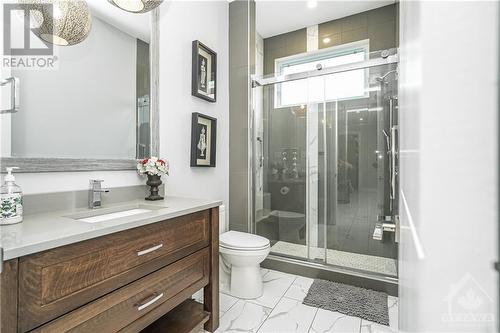 7 Phillip Drive, Nepean, ON - Indoor Photo Showing Bathroom