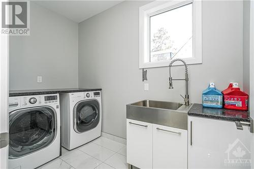 7 Phillip Drive, Nepean, ON - Indoor Photo Showing Laundry Room