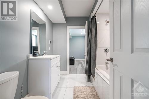 7 Phillip Drive, Nepean, ON - Indoor Photo Showing Bathroom