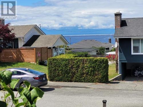 4044 Manitoba Ave, Powell River, BC - Outdoor