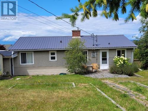 4044 Manitoba Ave, Powell River, BC - Outdoor