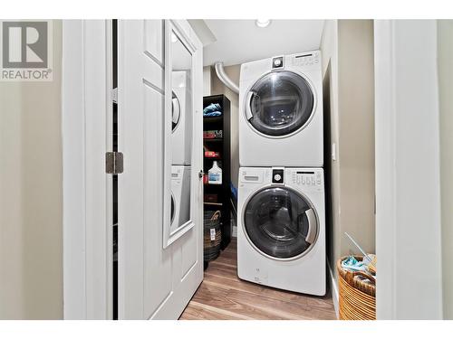831 Clarance Avenue, Kelowna, BC - Indoor Photo Showing Laundry Room