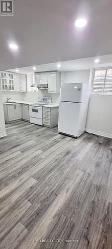 27 Silver Egret Road, Brampton, ON - Indoor Photo Showing Kitchen