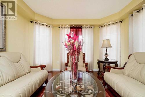 63 Fairhill Avenue, Brampton (Fletcher'S Meadow), ON - Indoor Photo Showing Living Room