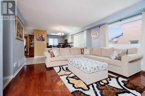 63 Fairhill Avenue, Brampton (Fletcher'S Meadow), ON - Indoor Photo Showing Living Room