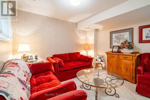 9 - 2915 Headon Forest Drive, Burlington, ON - Indoor Photo Showing Living Room