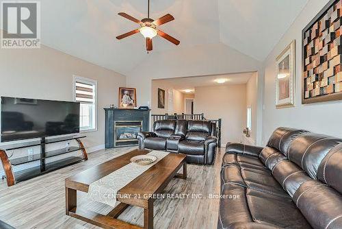 212 Lena Crescent, Cambridge, ON - Indoor Photo Showing Living Room With Fireplace