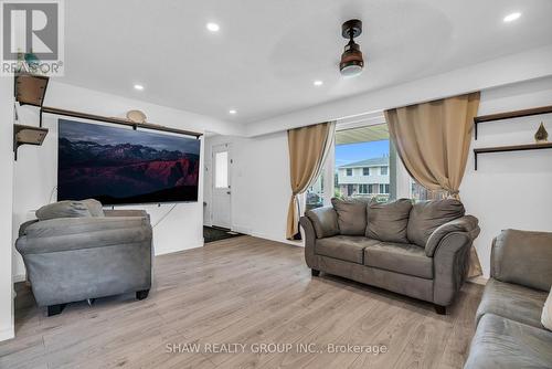 85 Hillmer Road, Cambridge, ON - Indoor Photo Showing Living Room