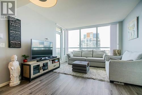 6638 Dunblane Avenue, Burnaby, BC - Indoor Photo Showing Living Room