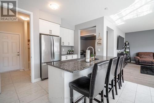 82 Sundin Drive, Haldimand, ON - Indoor Photo Showing Kitchen