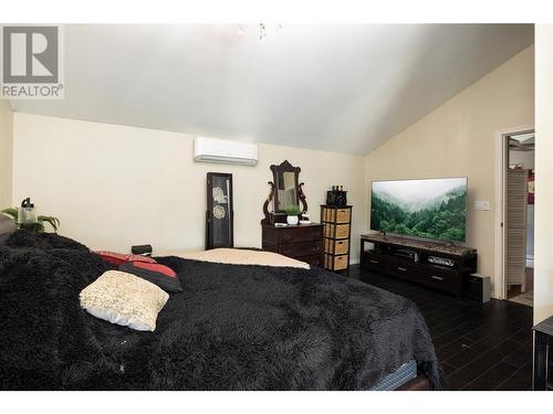 1602 30Th Street, Vernon, BC - Indoor Photo Showing Bedroom