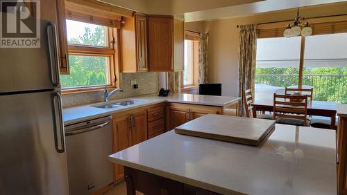 525 Morrison Ave, Sault Ste Marie, ON - Indoor Photo Showing Kitchen With Double Sink