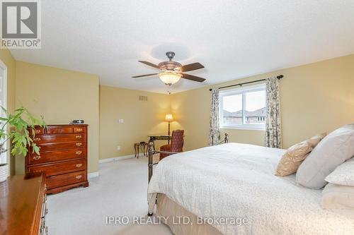 82 Joseph Crescent, Barrie, ON - Indoor Photo Showing Bedroom