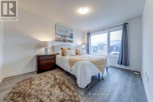 20 Red Maple Lane, Barrie, ON - Indoor Photo Showing Bedroom