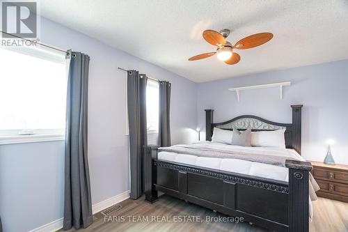 33 Donald Crescent, Wasaga Beach, ON - Indoor Photo Showing Bedroom