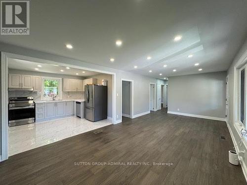 233 Falstaff Avenue, Toronto, ON - Indoor Photo Showing Kitchen