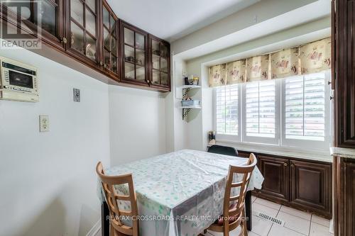 2 Carisbrooke Square, Toronto, ON - Indoor Photo Showing Dining Room