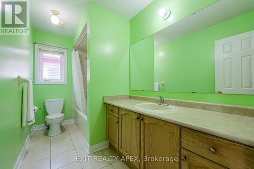 16 Susan Avenue, Brampton, ON - Indoor Photo Showing Bathroom