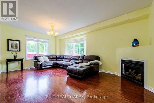 16 Susan Avenue, Brampton, ON - Indoor Photo Showing Living Room With Fireplace