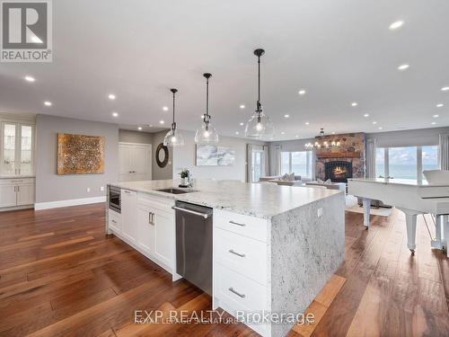 2 - 484 Millen Road, Hamilton, ON - Indoor Photo Showing Kitchen With Upgraded Kitchen