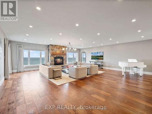 2 - 484 Millen Road, Hamilton, ON - Indoor Photo Showing Living Room With Fireplace