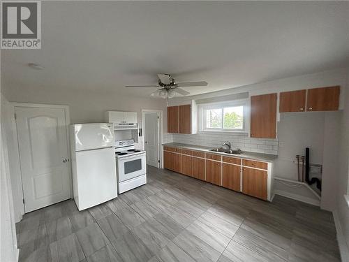 Upper North - 1300 Second Street, Cornwall, ON - Indoor Photo Showing Kitchen With Double Sink