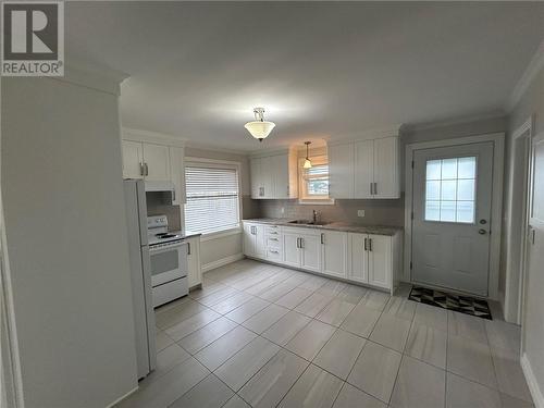 Upper South - 1300 Second Street, Cornwall, ON - Indoor Photo Showing Kitchen With Double Sink